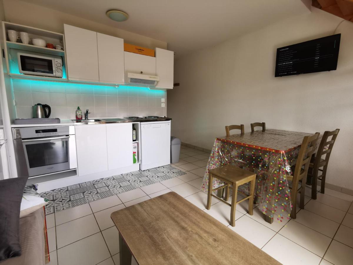 Au 11 T3 Duplex, Village Vacances, Piscines, Parking Saint-Geniez-dʼOlt المظهر الخارجي الصورة
