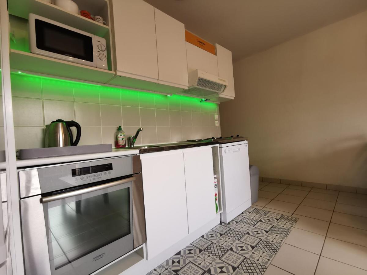 Au 11 T3 Duplex, Village Vacances, Piscines, Parking Saint-Geniez-dʼOlt المظهر الخارجي الصورة