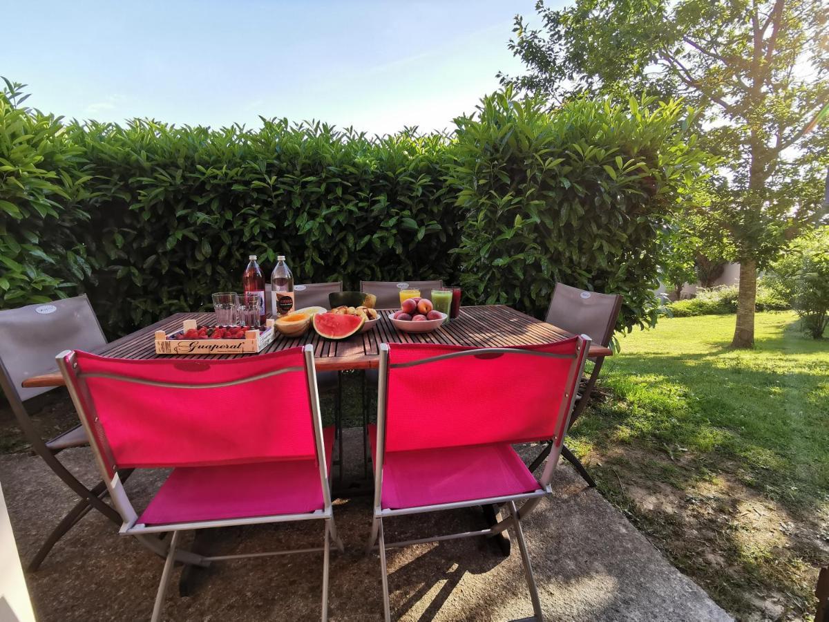 Au 11 T3 Duplex, Village Vacances, Piscines, Parking Saint-Geniez-dʼOlt المظهر الخارجي الصورة